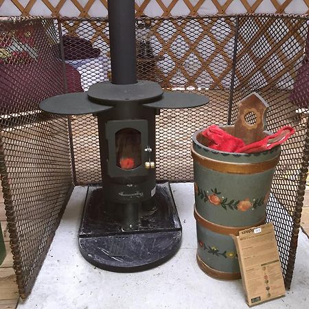 The Yurt Hotel Isle of Gigha Екстериор снимка