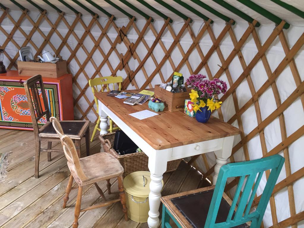 The Yurt Hotel Isle of Gigha Екстериор снимка