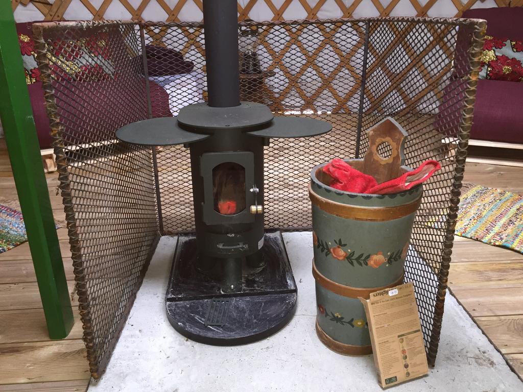 The Yurt Hotel Isle of Gigha Екстериор снимка